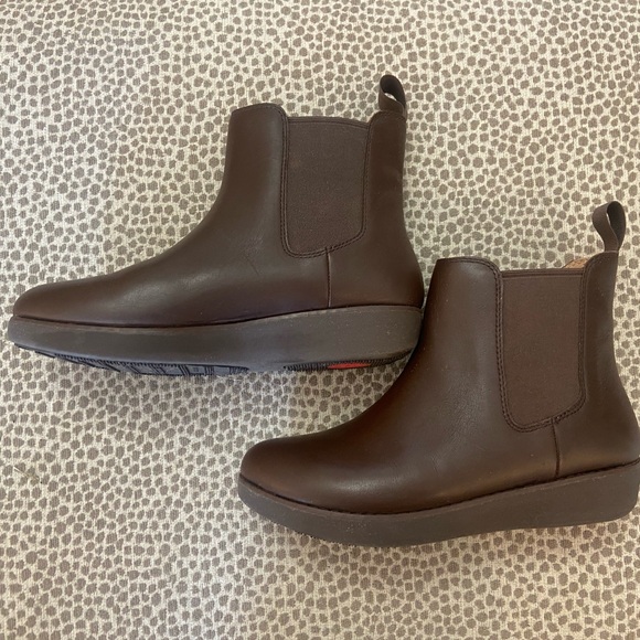 Fitflop Chelsea boots in EUC. - Picture 1 of 5